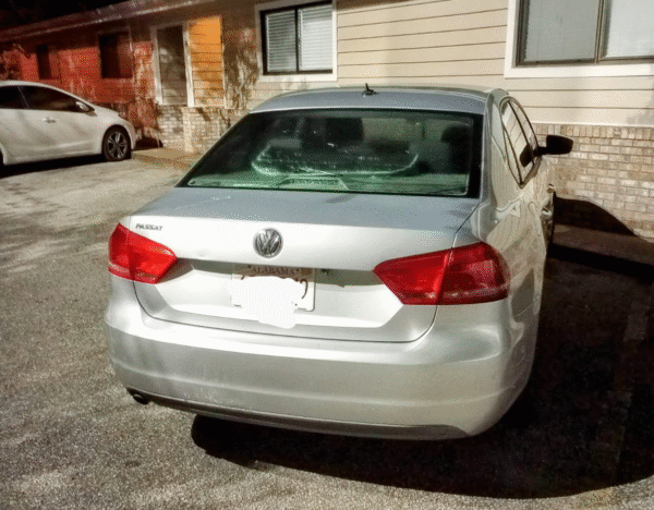 Volkswagen Passat 2013 - Image 2